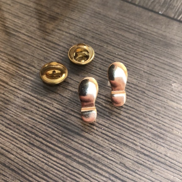 Vintage AVON “Spirited Steps” Footprint, Boot Print Tack Pins, Lapel Pins - Picture 4 of 12